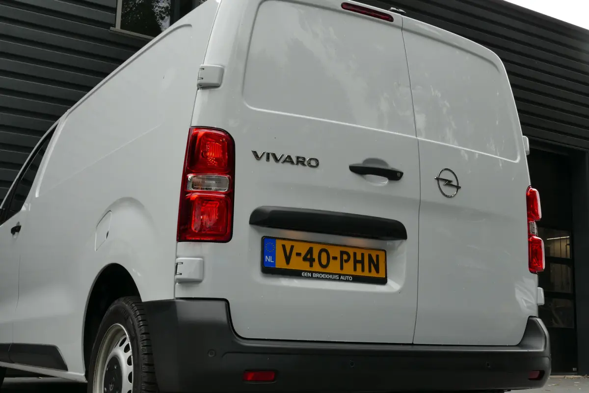 2.0 DIESEL 145PK L2H1 / CAMERA / STOEL-STUURVERWARMING / 3-ZITS / BETIMMERING / NAVI / AIRCO / LED / PDC / BLUETOOTH / CRUISECONTROL / 1E EIGENAAR / SCHITTERENDE STAAT !!