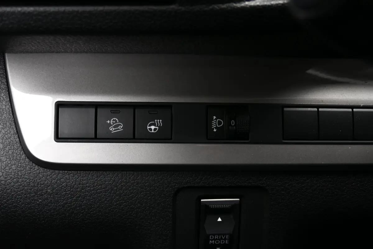2.0 DIESEL 145PK L2H1 / CAMERA / STOEL-STUURVERWARMING / 3-ZITS / BETIMMERING / NAVI / AIRCO / LED / PDC / BLUETOOTH / CRUISECONTROL / 1E EIGENAAR / SCHITTERENDE STAAT !!