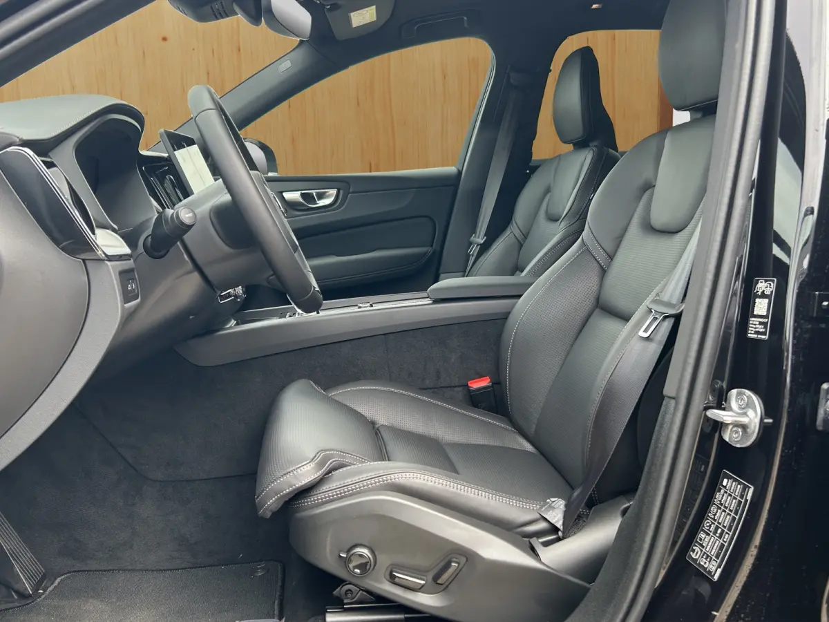 T8 Plug-in hybrid AWD Ultra Dark | Heico bodykit + Uitlaat systeem | Spoorverbreder | 22 Inch | Bowers & Wilkens | Stoel Massage | Full optie