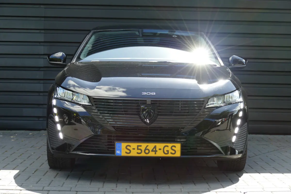 1.6 PLUG-IN HYBRID 180PK ACTIVE PACK / AFN. TREKHAAK / SOH 99% / 17" LMV / LED / NAVI / CLIMA / PDC / BLUETOOTH / CRUISECONTROL / 1E EIGENAAR / SCHITTERENDE STAAT !!
