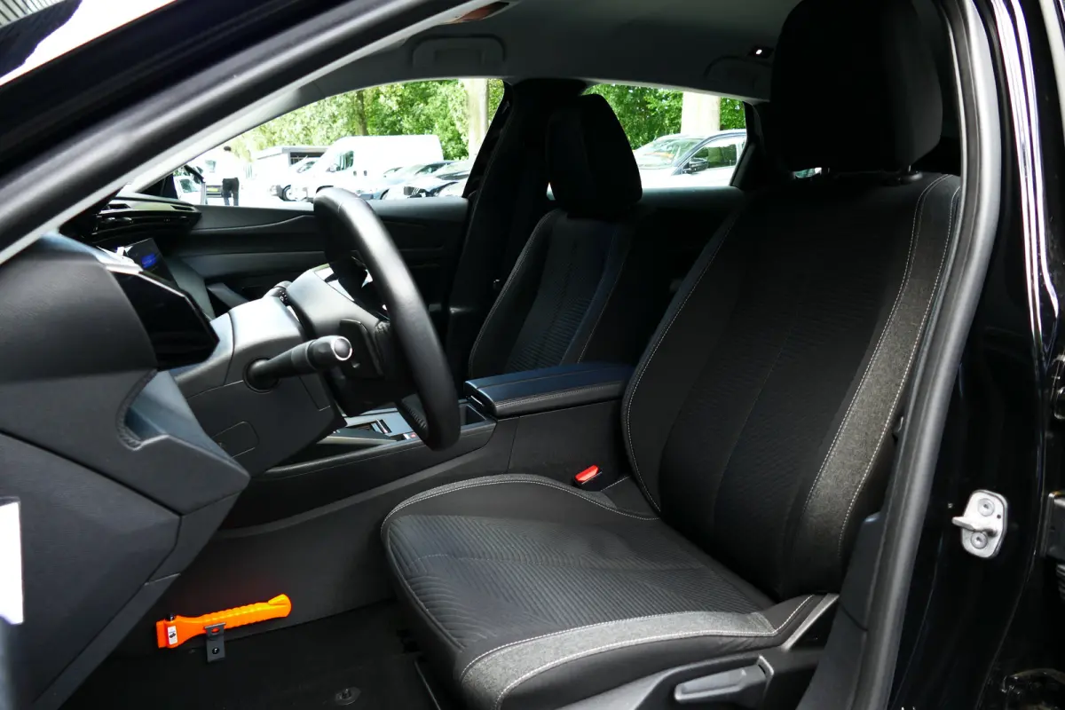 1.6 PLUG-IN HYBRID 180PK ACTIVE PACK / AFN. TREKHAAK / SOH 99% / 17" LMV / LED / NAVI / CLIMA / PDC / BLUETOOTH / CRUISECONTROL / 1E EIGENAAR / SCHITTERENDE STAAT !!