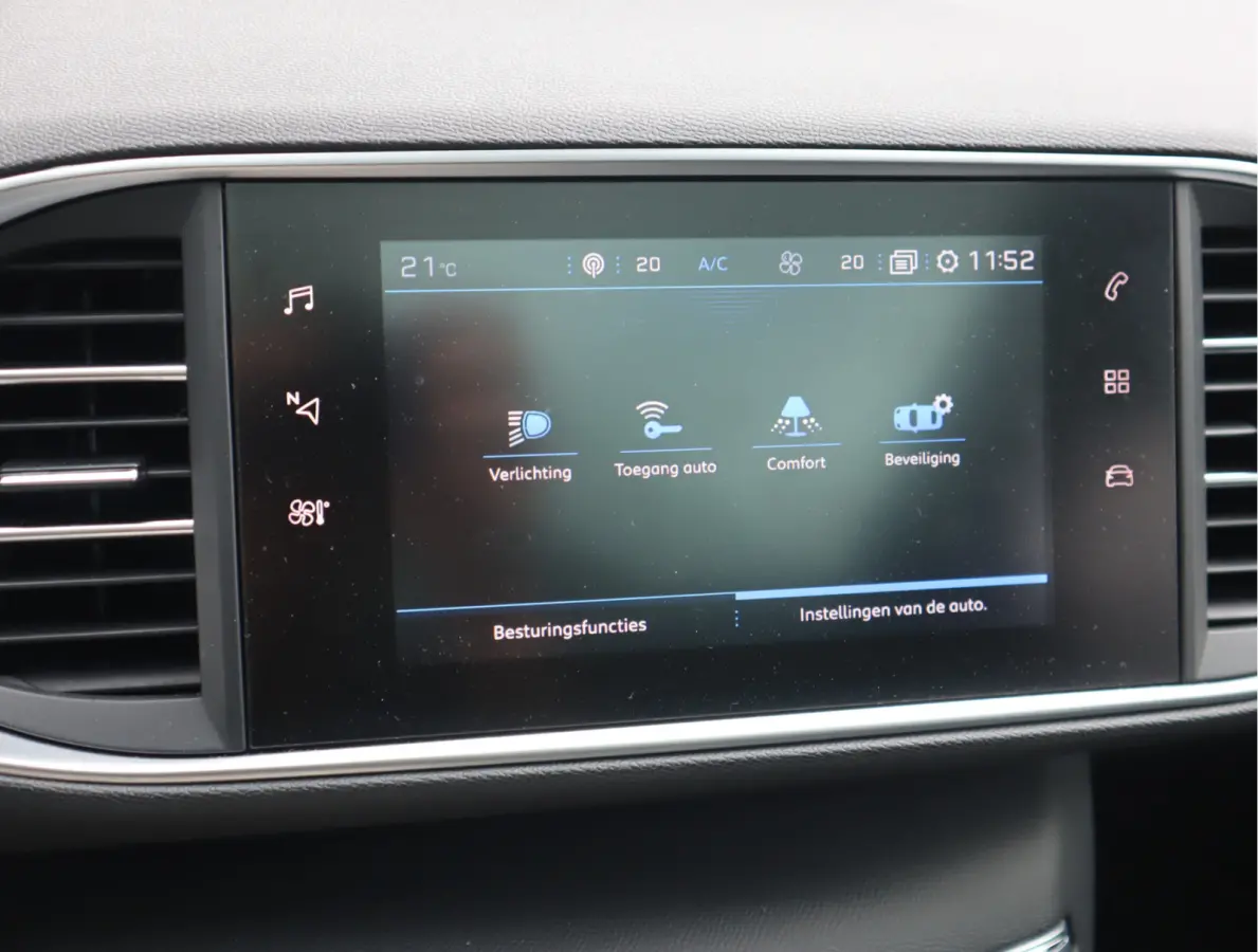 1.2 PureTech Blue Lease Executive Navi / Climate / Pano / Pdc / Elekramen / Distributie recent vervangen / Onderhoud reeds uitgevoerd /