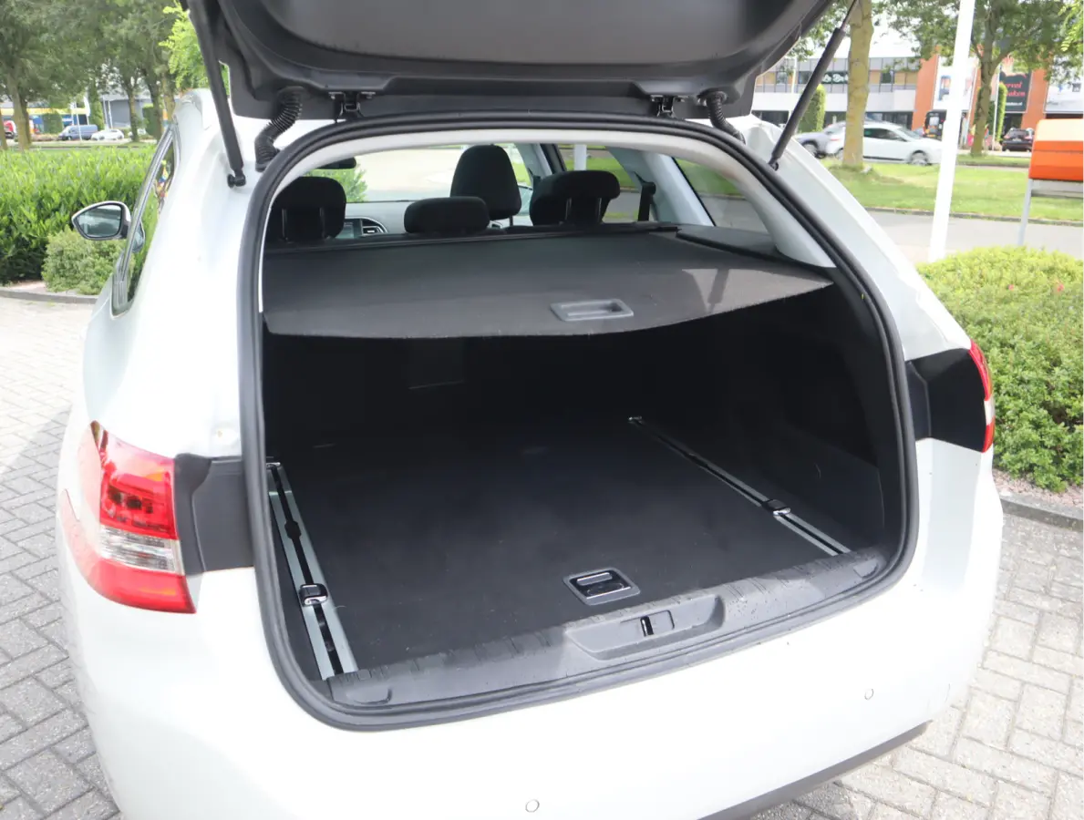 1.2 PureTech Blue Lease Executive Navi / Climate / Pano / Pdc / Elekramen / Distributie recent vervangen / Onderhoud reeds uitgevoerd /