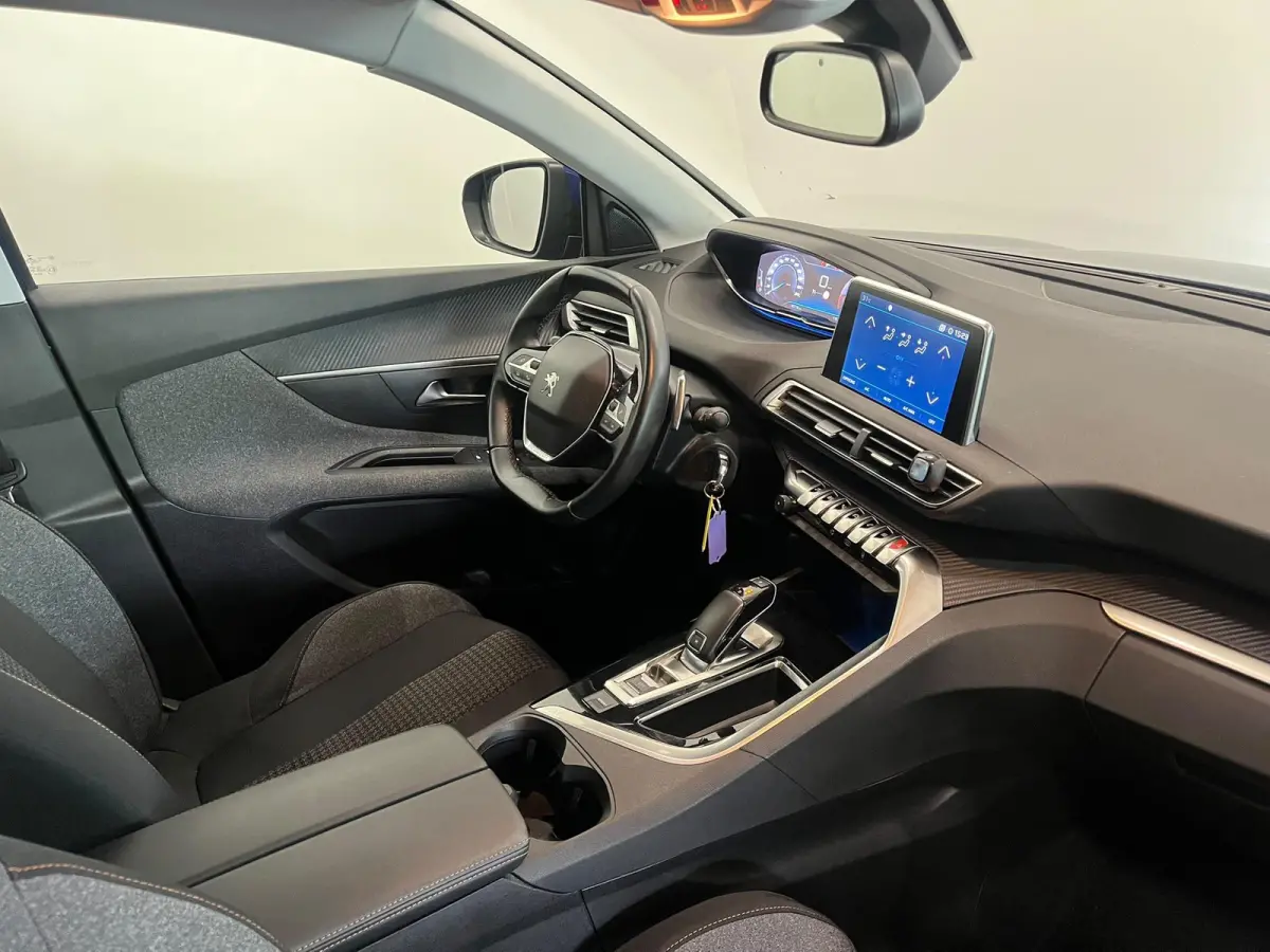 1.2 PureTech Active Business Navigatie Apple Carplay Android Auto Parkeerhulp Cruise Control Stoelverwarming Virtual Cockpit Climate Control Lichtmetalen velgen