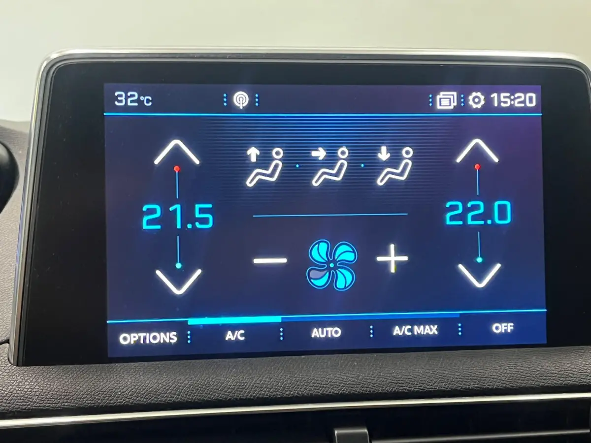 1.2 PureTech Active Business Navigatie Apple Carplay Android Auto Parkeerhulp Cruise Control Stoelverwarming Virtual Cockpit Climate Control Lichtmetalen velgen