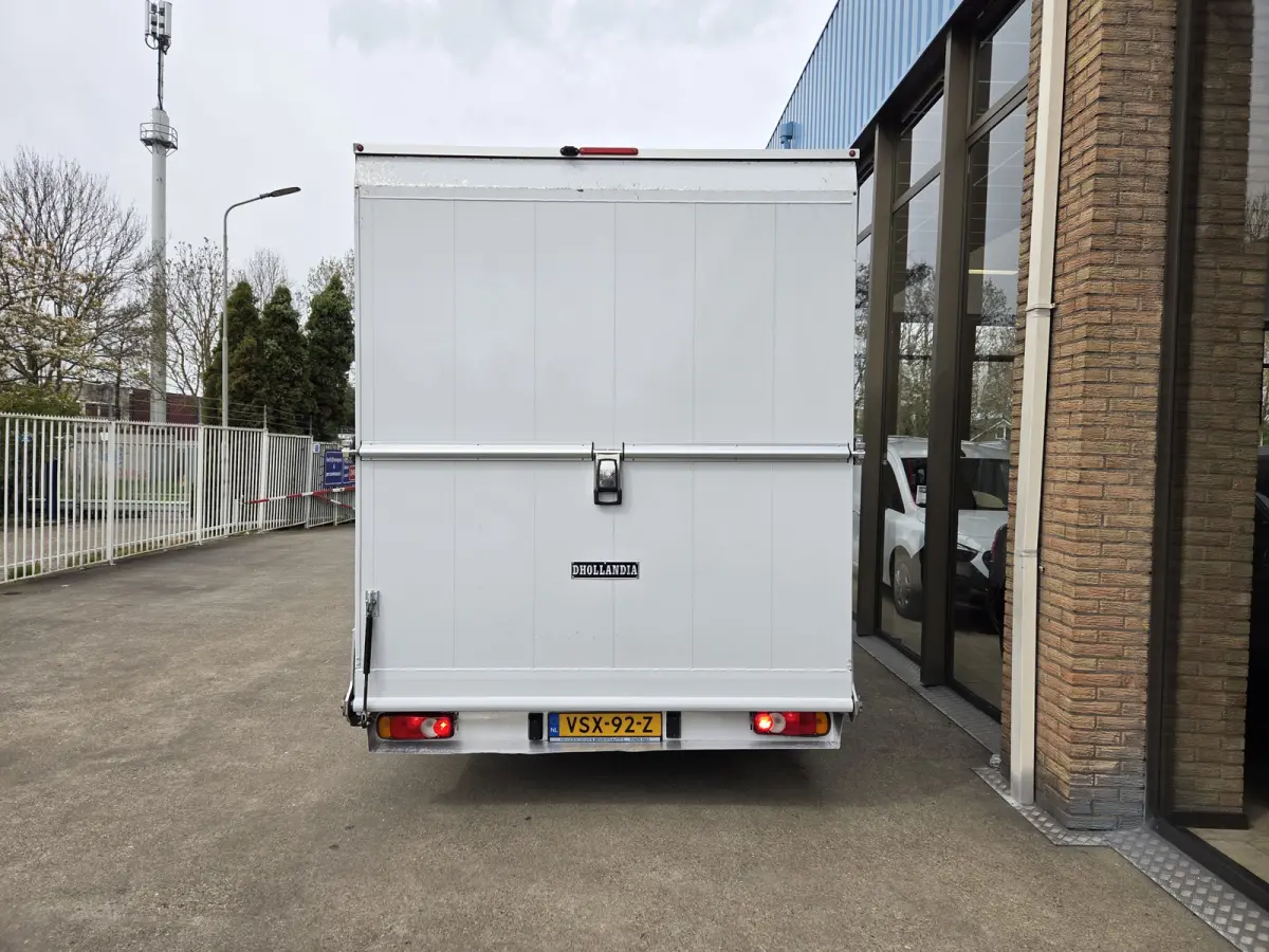 / Peugeot Boxer 140 PK Lowliner Laadklep / Oprijklep Lage instap Airco Cruisecontrol