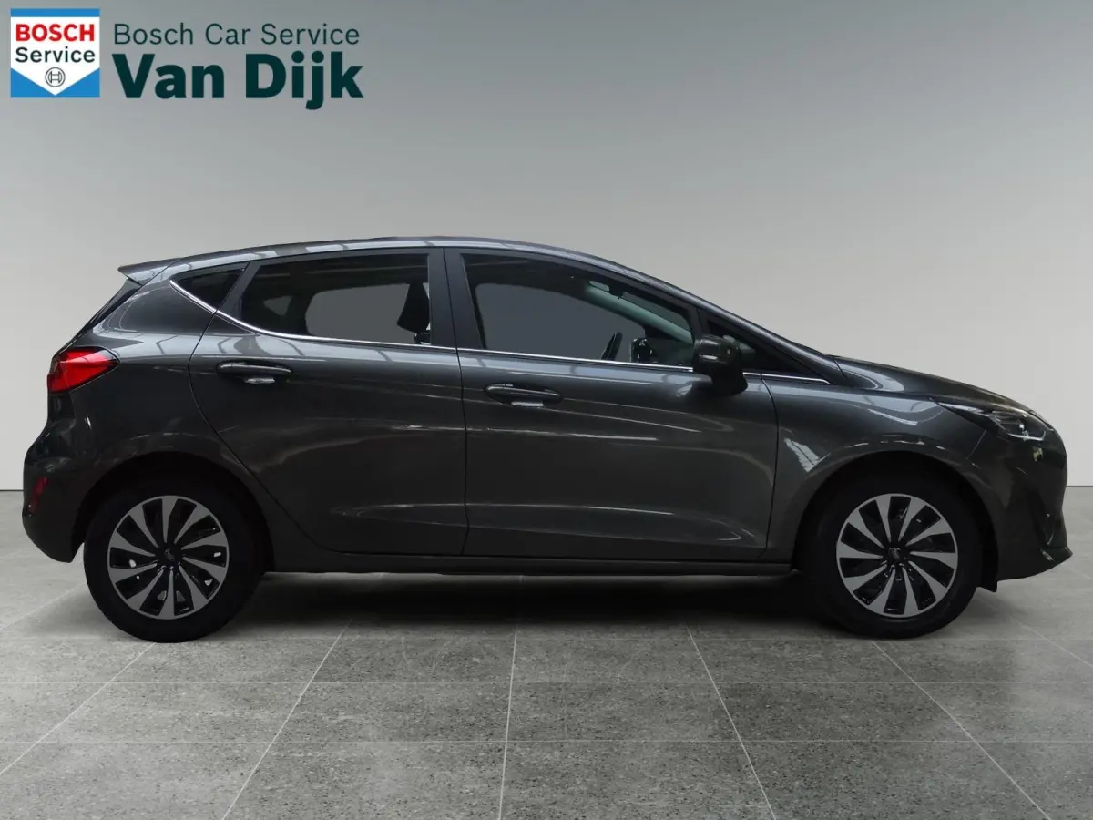 1.0 EcoBoost Hybrid Titanium / PDC / Carplay
