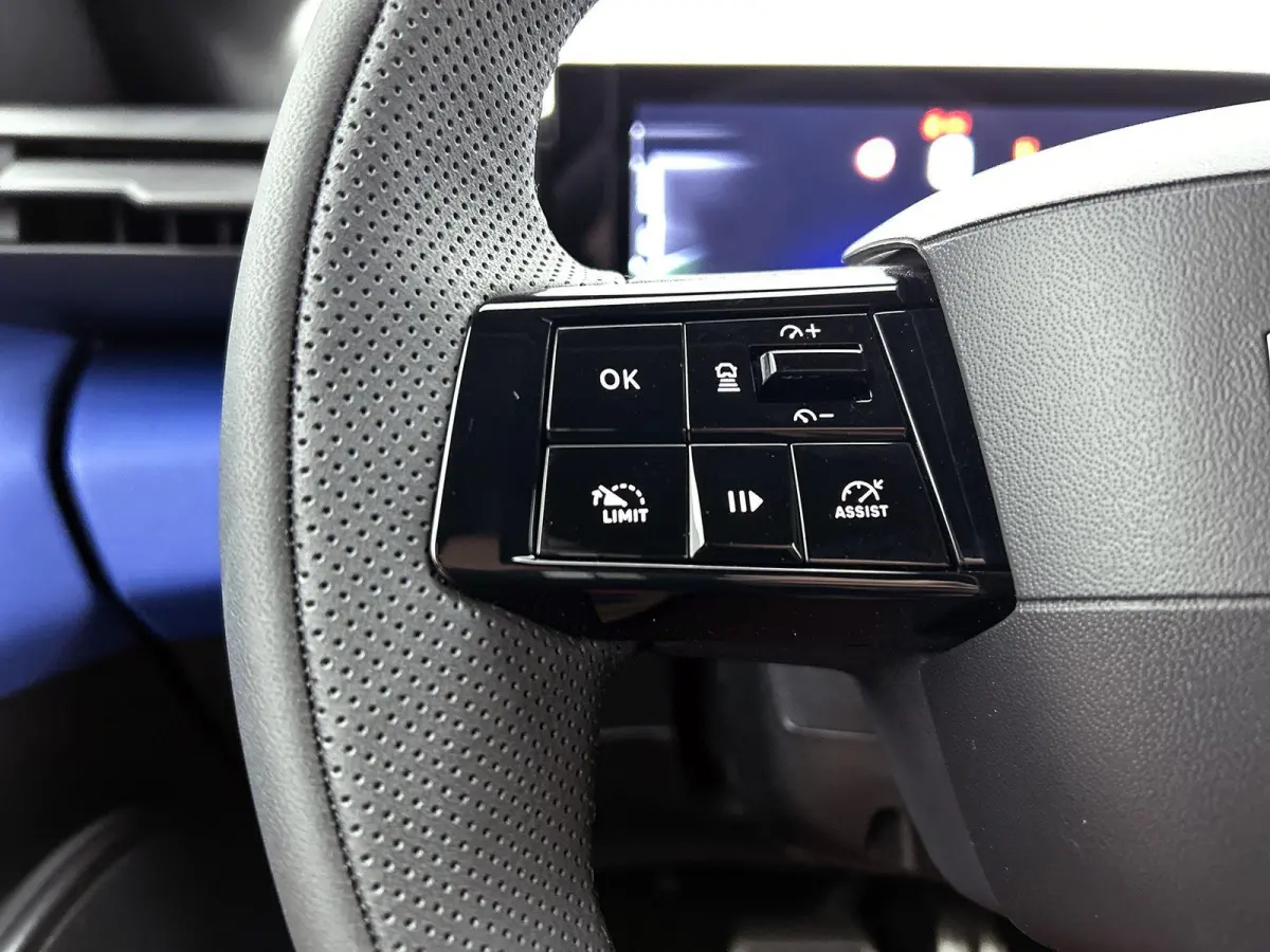 280pk HF 54 kWh Automaat | Navigatie | Adaptieve Cruise Control | Camera Voor + Achter | 18"LMV | Dodehoekdetectie | Keyless Entry/Start | 3 FASE | LED | Sportonderstel |