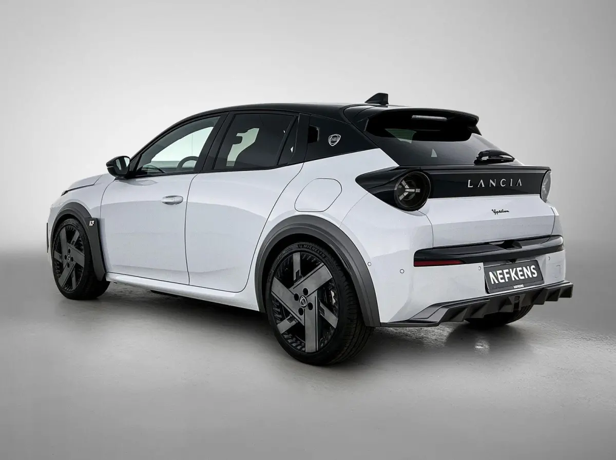 280pk HF 54 kWh Automaat | Navigatie | Adaptieve Cruise Control | Camera Voor + Achter | 18"LMV | Dodehoekdetectie | Keyless Entry/Start | 3 FASE | LED | Sportonderstel |