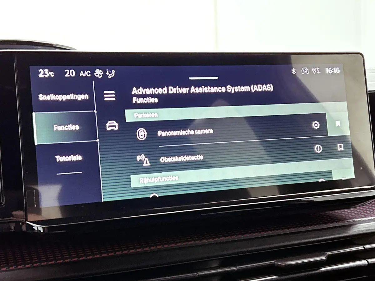 280pk HF 54 kWh Automaat | Navigatie | Adaptieve Cruise Control | Camera Voor + Achter | 18"LMV | Dodehoekdetectie | Keyless Entry/Start | 3 FASE | LED | Sportonderstel |