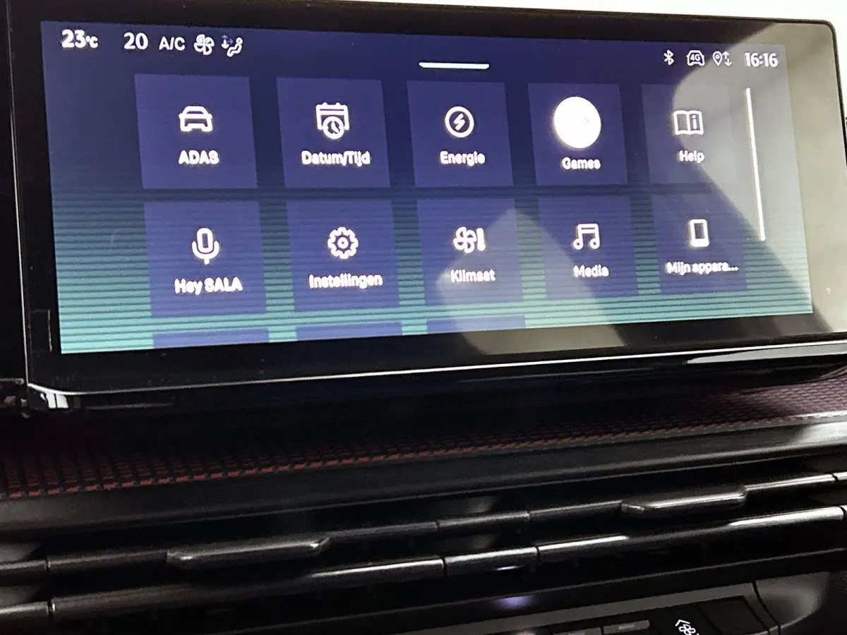 280pk HF 54 kWh Automaat | Navigatie | Adaptieve Cruise Control | Camera Voor + Achter | 18"LMV | Dodehoekdetectie | Keyless Entry/Start | 3 FASE | LED | Sportonderstel |