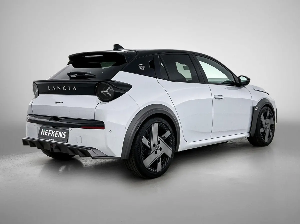 280pk HF 54 kWh Automaat | Navigatie | Adaptieve Cruise Control | Camera Voor + Achter | 18"LMV | Dodehoekdetectie | Keyless Entry/Start | 3 FASE | LED | Sportonderstel |