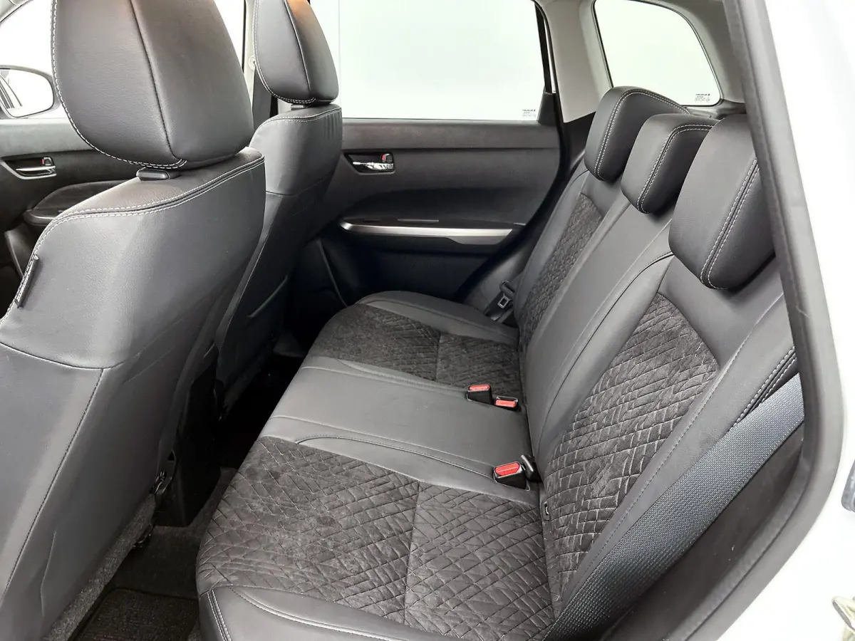 1.5 116pk Hybrid Style Automaat | 1ste Eigenaar | Schuif-/Kanteldak | Apple Carplay/Android Auto | Adaptieve Cruise Control | Camera | LED | 17"LMV |