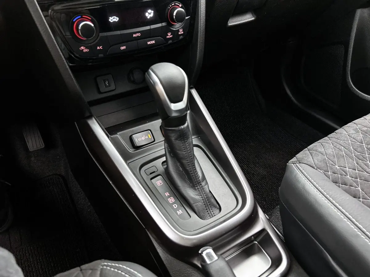 1.5 116pk Hybrid Style Automaat | 1ste Eigenaar | Schuif-/Kanteldak | Apple Carplay/Android Auto | Adaptieve Cruise Control | Camera | LED | 17"LMV |