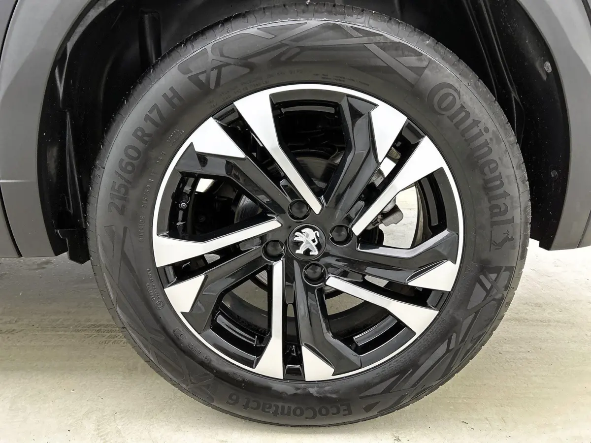 1.2 130pk GT Automaat | 1ste Eigenaar | Navigatie | Climate Control | Cruise Control | Achteruitrijcamera | Dodehoekdetectie | 17" Lichtmetalen Velgen | LED | Apple Carplay/Android Auto |