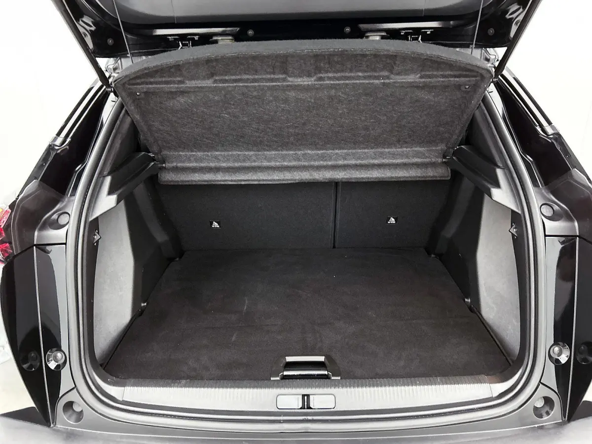 1.2 130pk GT Automaat | 1ste Eigenaar | Navigatie | Climate Control | Cruise Control | Achteruitrijcamera | Dodehoekdetectie | 17" Lichtmetalen Velgen | LED | Apple Carplay/Android Auto |