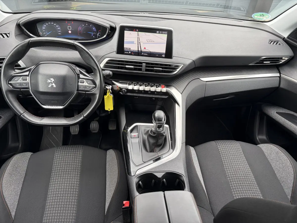 1.2 PureTech Active 1e Eigenaar,D-riem 12-2023,Trekhaak,7 Persoons,6 Bak,Carplay,Clima,Cruise,131pk,Pdc,Dealer Onderhouden,N.A.P,Apk tot 05-2027