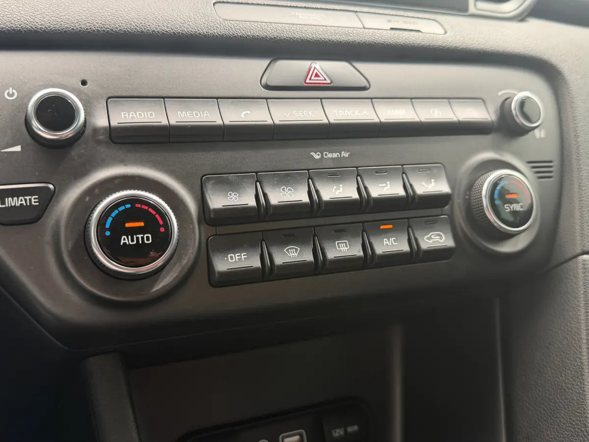 1.6 GDI First Edition - Sparkling Silver - Trekhaak/Nav/Camera