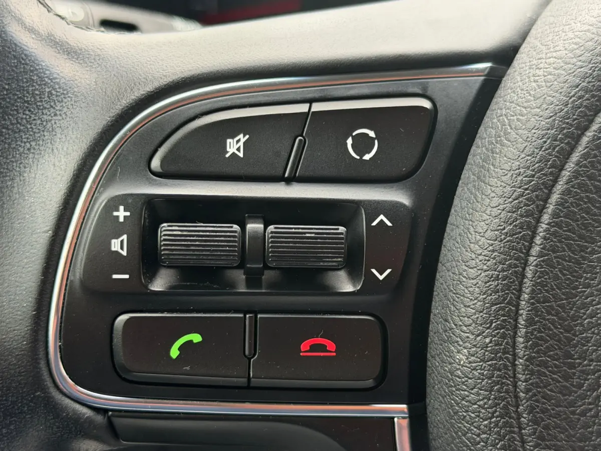 1.6 GDI First Edition - Sparkling Silver - Trekhaak/Nav/Camera
