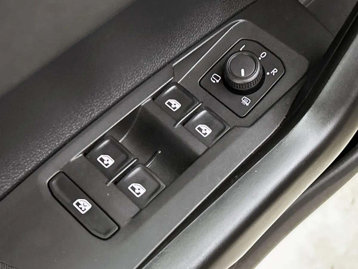 1.0 TSI Life 95pk | Airco | Parkeer sensoren voor en achter | Apple Carplay/Android Auto | Lane Assist |