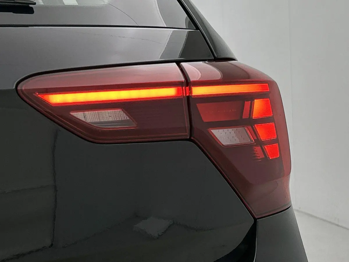 1.0 TSI Life 95pk | Airco | Parkeer sensoren voor en achter | Apple Carplay/Android Auto | Lane Assist |