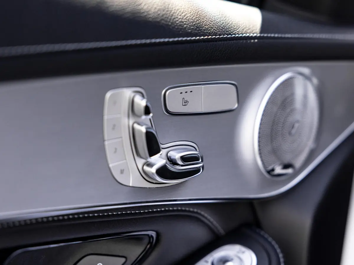 AMG 63 S 4MATIC+ | AMG PERFORMANCE UITLAAT | AMG TRACK PACK | BURMESTER | STOELMEMORY | PANORAMA/SCHUIF-KANTELDAK | TREKHAAK | RIJ-ASSISTENTIE PAKKET | DEALER ONDERHOUDEN |