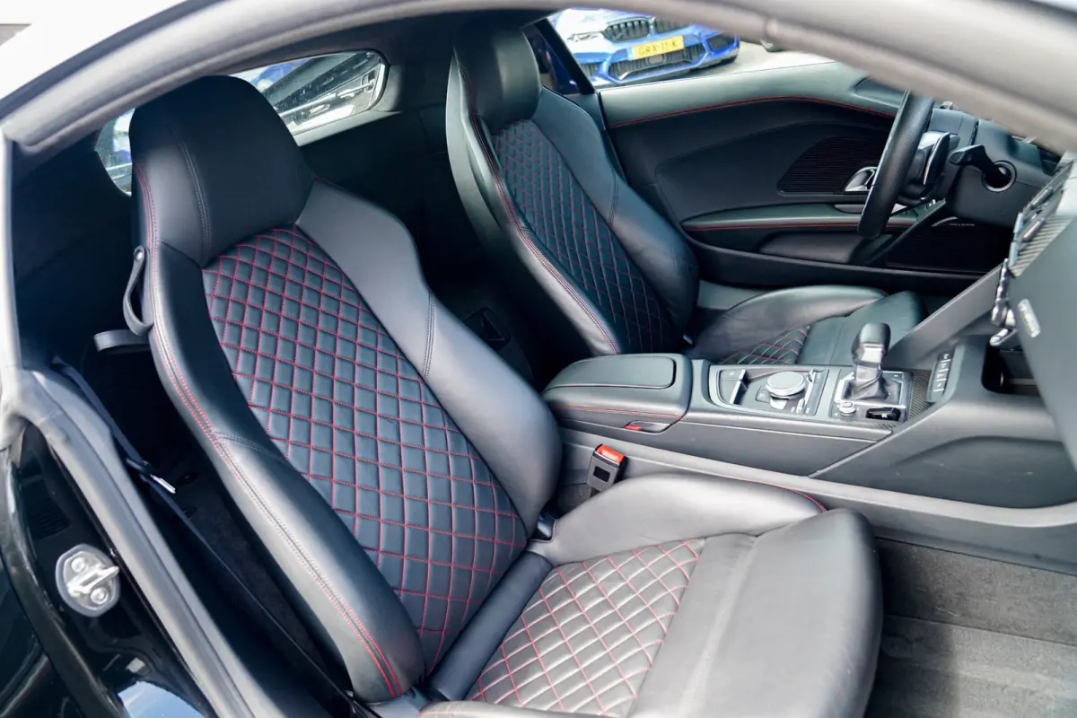 5.2 FSI Quattro Plus | Carbon | Maxton | Bang&Olufsen | Keramisch | Armytrix Titanium uitlaat | Spoiler pakket Carbon |