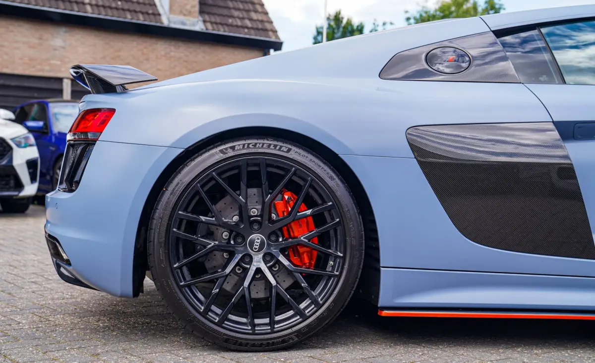 5.2 FSI Quattro Plus | Carbon | Maxton | Bang&Olufsen | Keramisch | Armytrix Titanium uitlaat | Spoiler pakket Carbon |