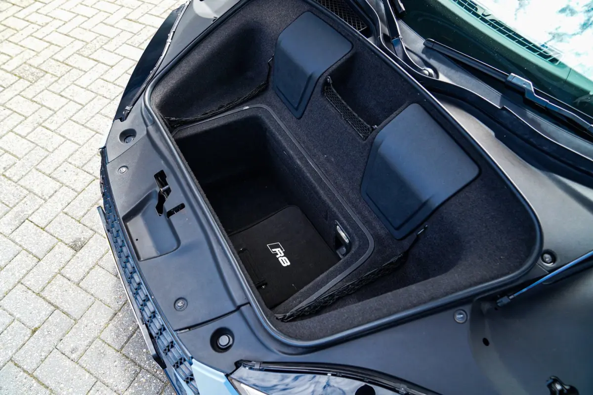 5.2 FSI Quattro Plus | Carbon | Maxton | Bang&Olufsen | Keramisch | Armytrix Titanium uitlaat | Spoiler pakket Carbon |