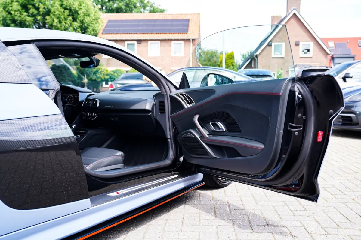 5.2 FSI Quattro Plus | Carbon | Maxton | Bang&Olufsen | Keramisch | Armytrix Titanium uitlaat | Spoiler pakket Carbon |