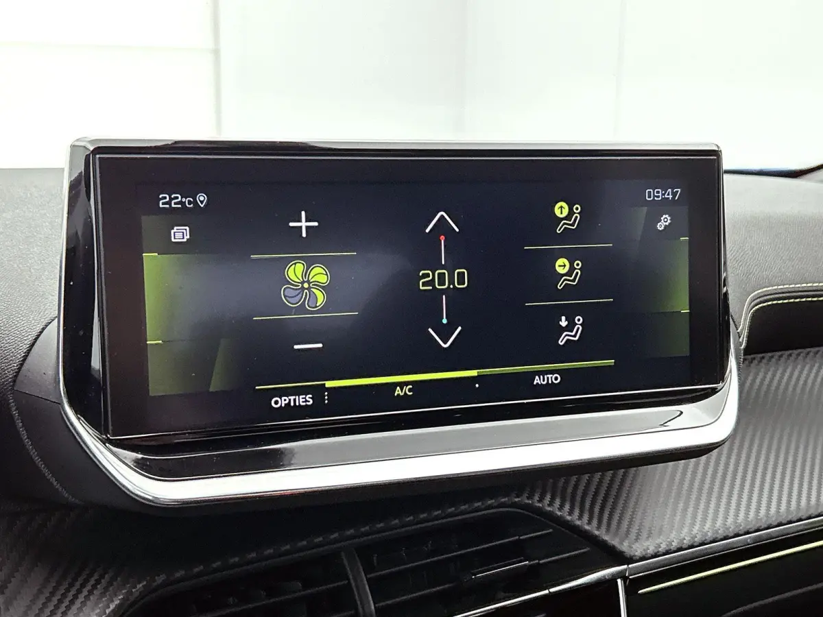 1.2 130pk GT-Line | Climate Control | Cruise Control | Achteruitrijcamera | Parkeersensoren Voor + Achter | LED | 17' Lichtmetalen Velgen | Apple Carplay/Android Auto |
