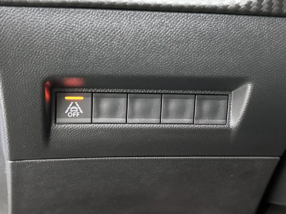 1.2 130pk GT-Line | Climate Control | Cruise Control | Achteruitrijcamera | Parkeersensoren Voor + Achter | LED | 17' Lichtmetalen Velgen | Apple Carplay/Android Auto |