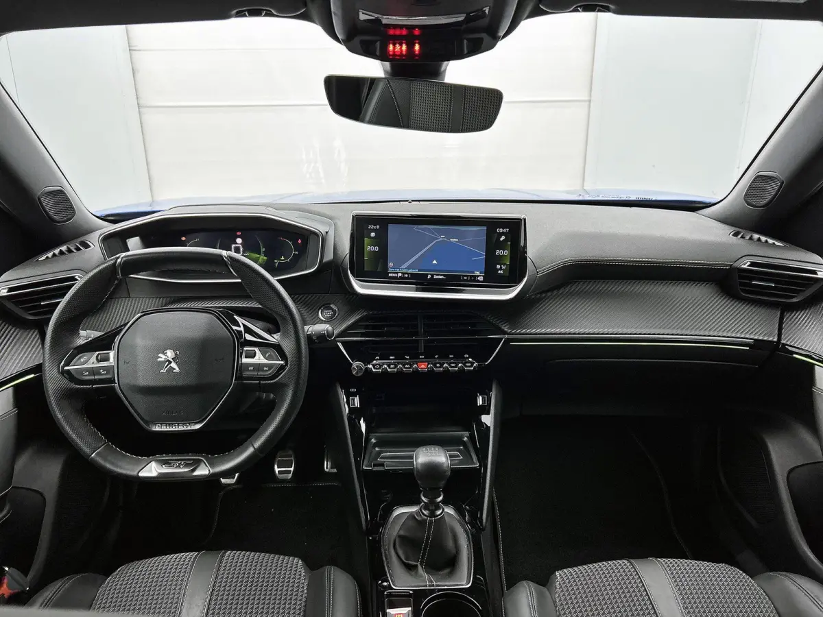 1.2 130pk GT-Line | Climate Control | Cruise Control | Achteruitrijcamera | Parkeersensoren Voor + Achter | LED | 17' Lichtmetalen Velgen | Apple Carplay/Android Auto |