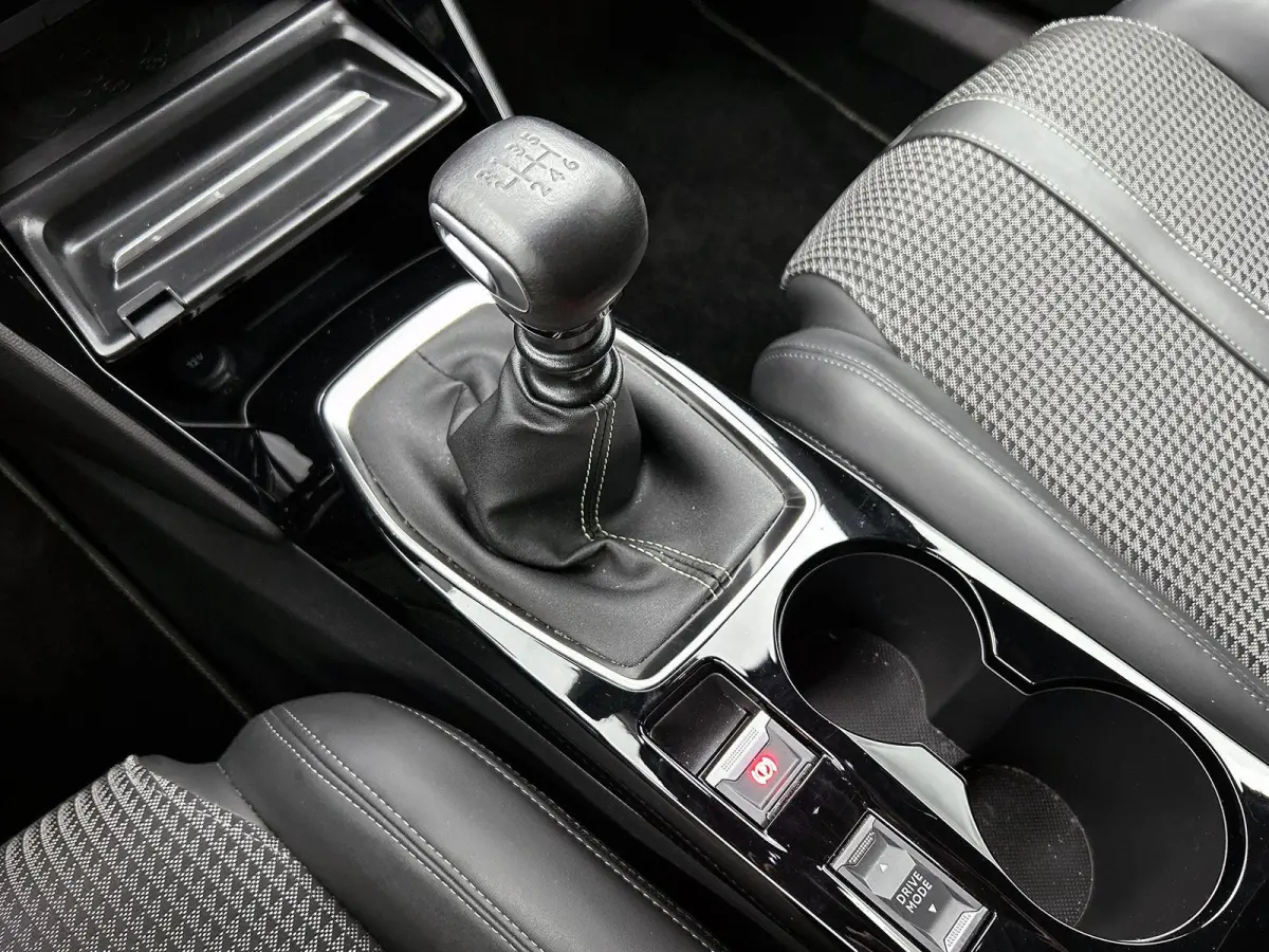 1.2 130pk GT-Line | Climate Control | Cruise Control | Achteruitrijcamera | Parkeersensoren Voor + Achter | LED | 17' Lichtmetalen Velgen | Apple Carplay/Android Auto |