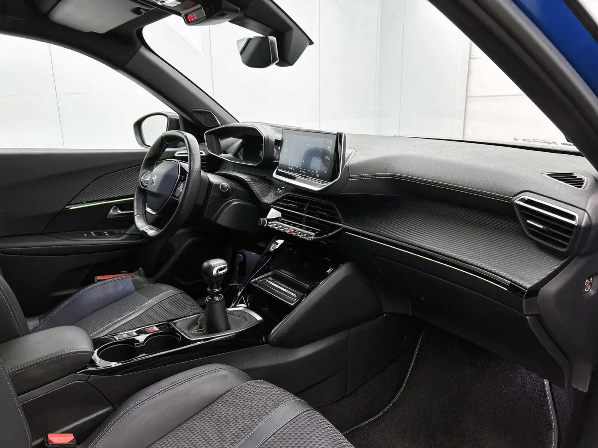 1.2 130pk GT-Line | Climate Control | Cruise Control | Achteruitrijcamera | Parkeersensoren Voor + Achter | LED | 17' Lichtmetalen Velgen | Apple Carplay/Android Auto |
