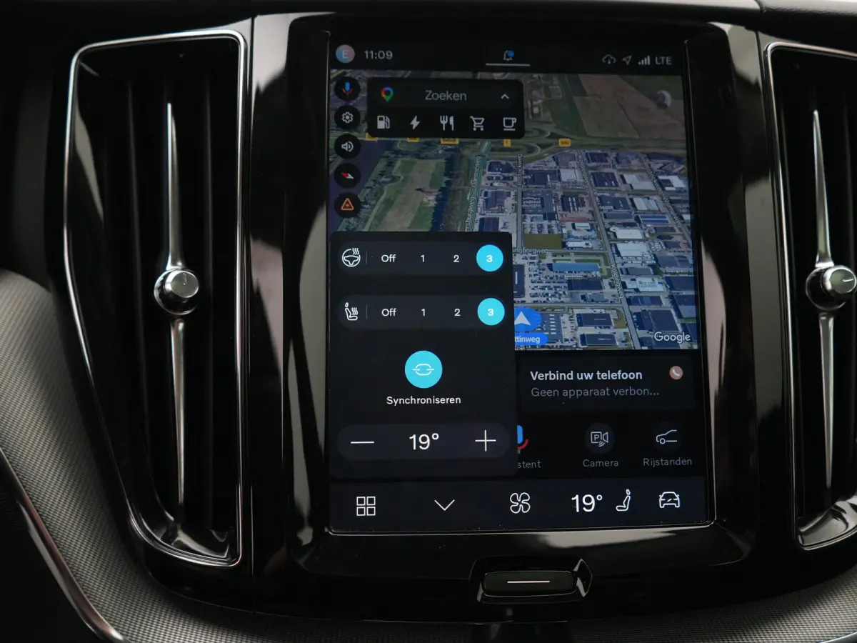 T6 Recharge AWD Plus Dark | Panoramadak | 360° Camera | Trekhaak | All Season | Leder | Keyless