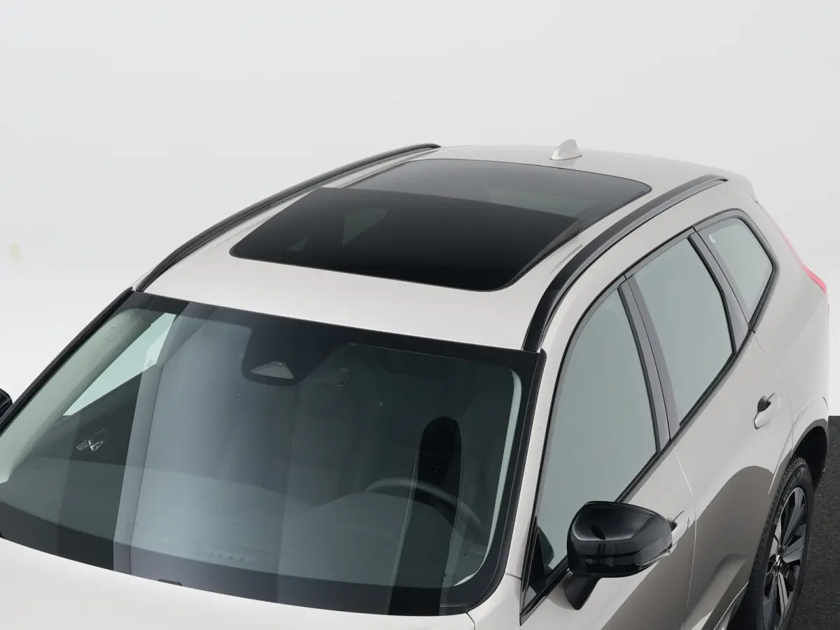 T6 Recharge AWD Plus Dark | Panoramadak | 360° Camera | Trekhaak | All Season | Leder | Keyless