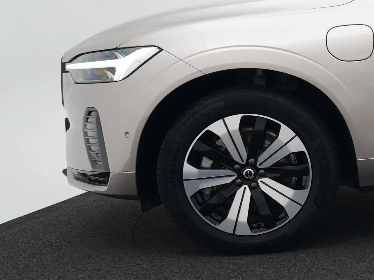 T6 Recharge AWD Plus Dark | Panoramadak | 360° Camera | Trekhaak | All Season | Leder | Keyless