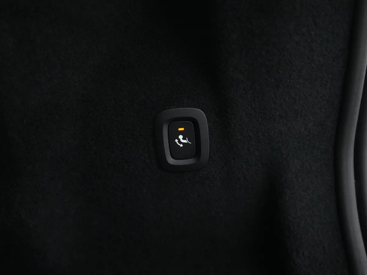 T6 Recharge AWD Plus Dark | Panoramadak | 360° Camera | Trekhaak | All Season | Leder | Keyless