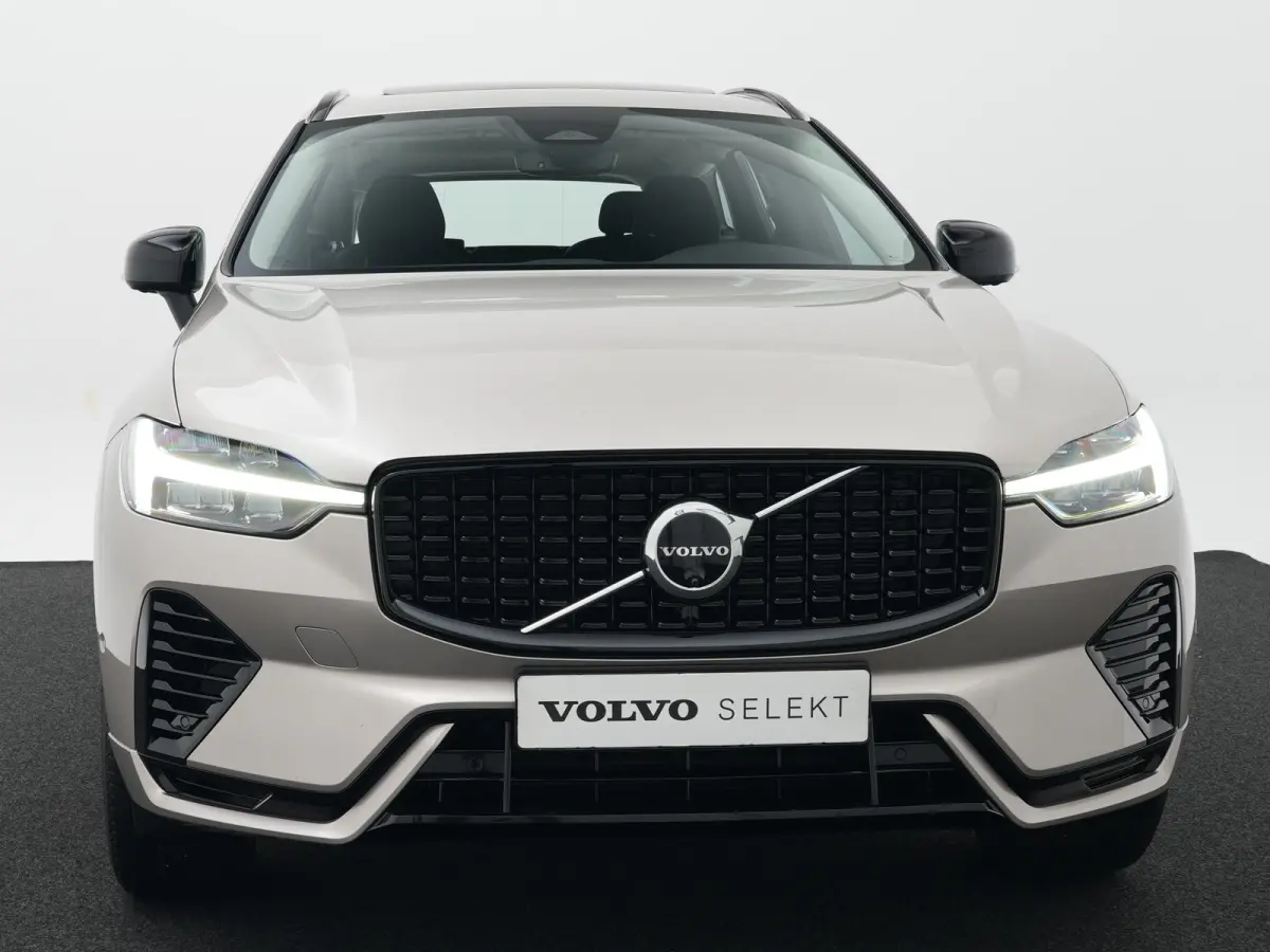 T6 Recharge AWD Plus Dark | Panoramadak | 360° Camera | Trekhaak | All Season | Leder | Keyless