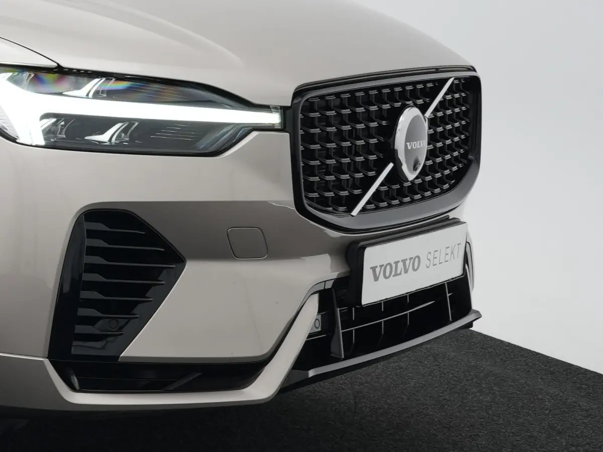 T6 Recharge AWD Plus Dark | Panoramadak | 360° Camera | Trekhaak | All Season | Leder | Keyless