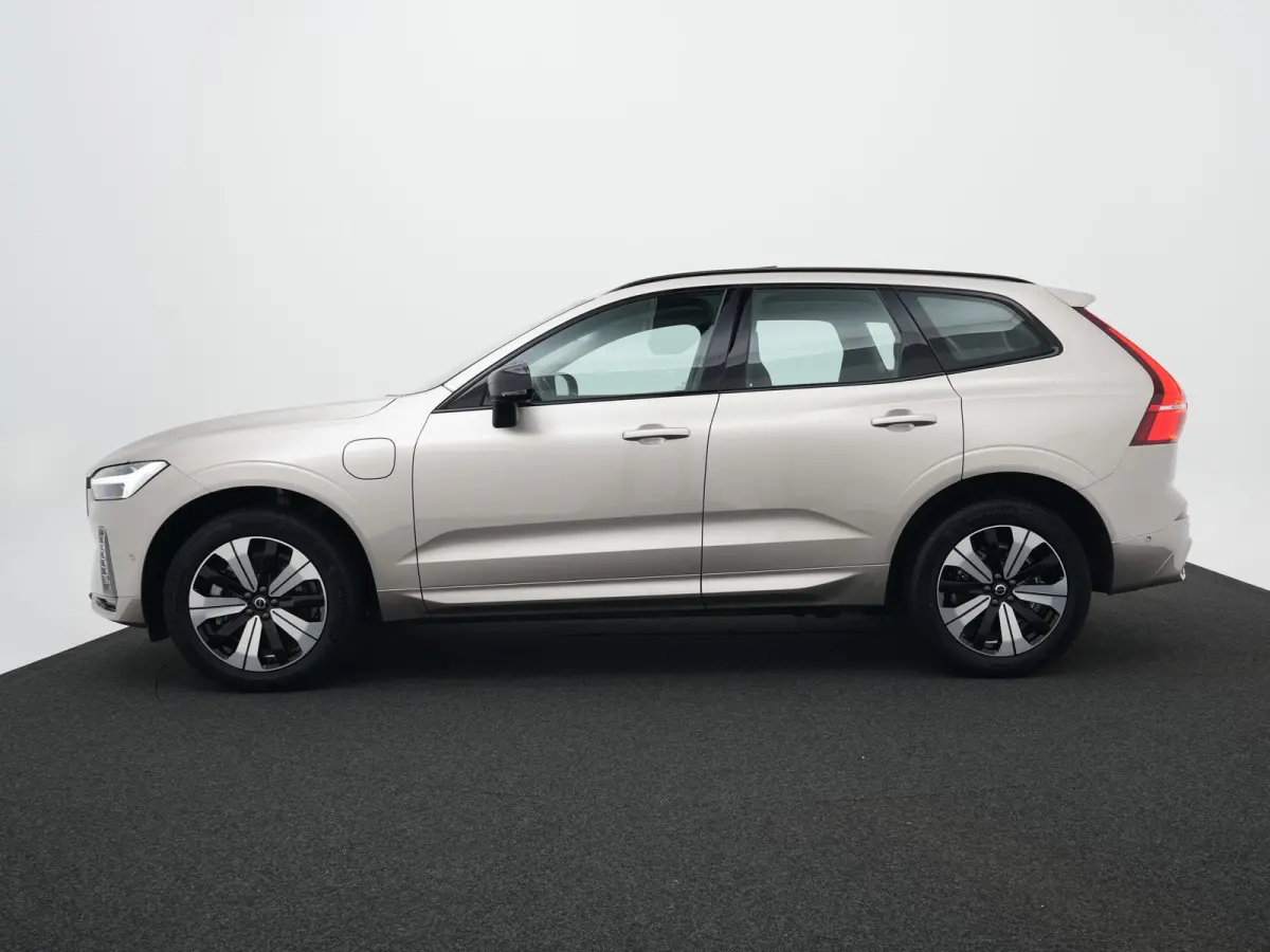 T6 Recharge AWD Plus Dark | Panoramadak | 360° Camera | Trekhaak | All Season | Leder | Keyless