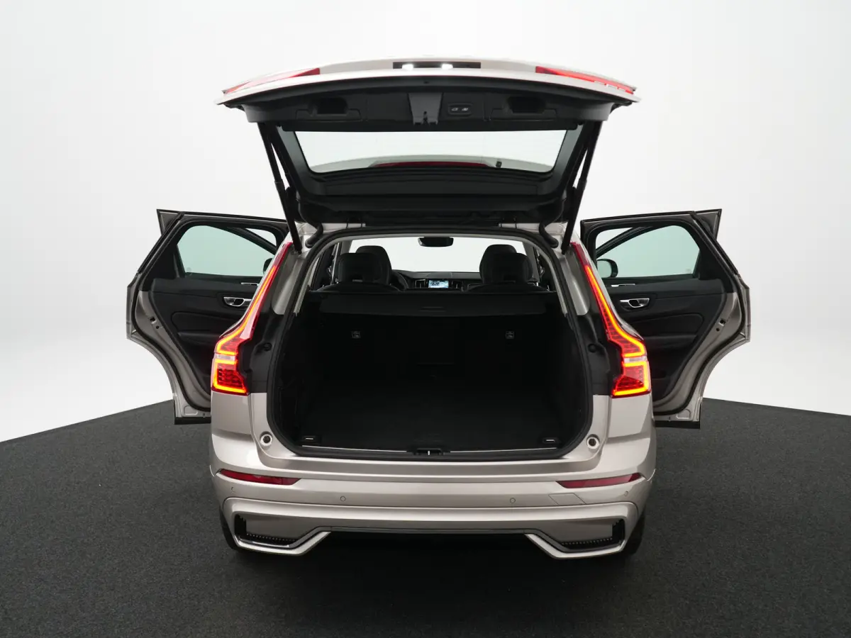T6 Recharge AWD Plus Dark | Panoramadak | 360° Camera | Trekhaak | All Season | Leder | Keyless