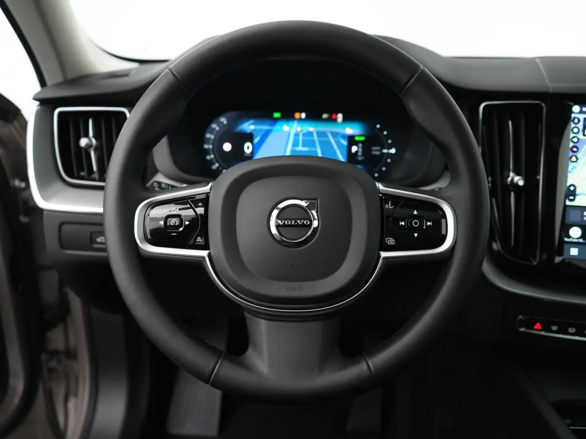 T6 Recharge AWD Plus Dark | Panoramadak | 360° Camera | Trekhaak | All Season | Leder | Keyless