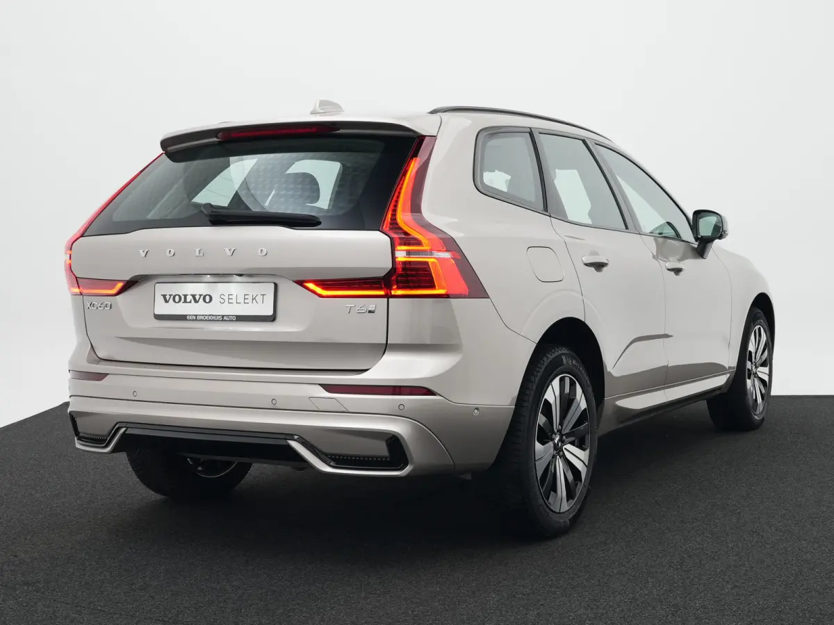T6 Recharge AWD Plus Dark | Panoramadak | 360° Camera | Trekhaak | All Season | Leder | Keyless