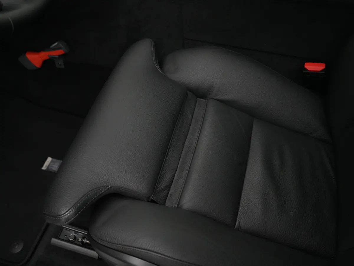 T6 Recharge AWD Plus Dark | Panoramadak | 360° Camera | Trekhaak | All Season | Leder | Keyless