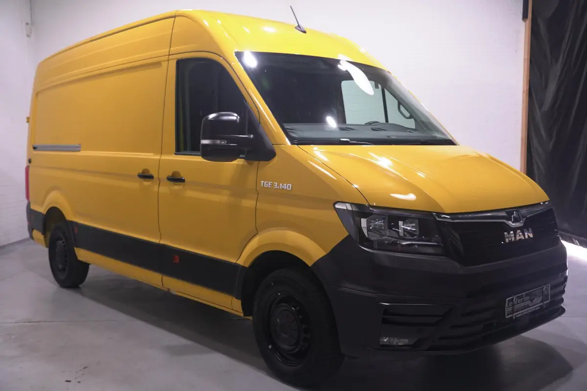 3.140 pk DSG Automaat L3H3 Airco, DHL Geel App Connect, Cruise Control, 270 Graden Deuren, PDC V+A, 3-Zits