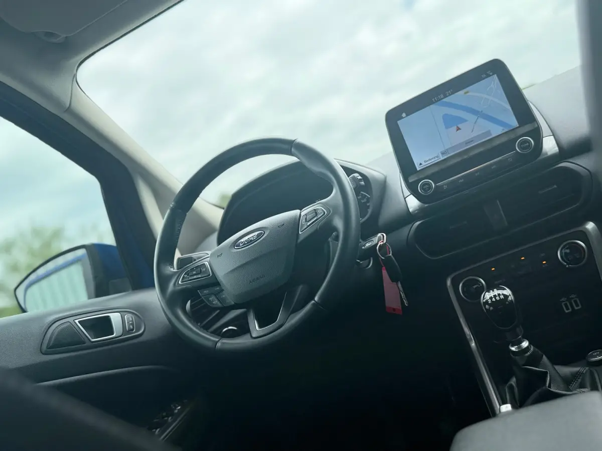 1.0 EcoBoost Trend Ultimate - Lightning Blue - Nav/Cruise/Trekhaak