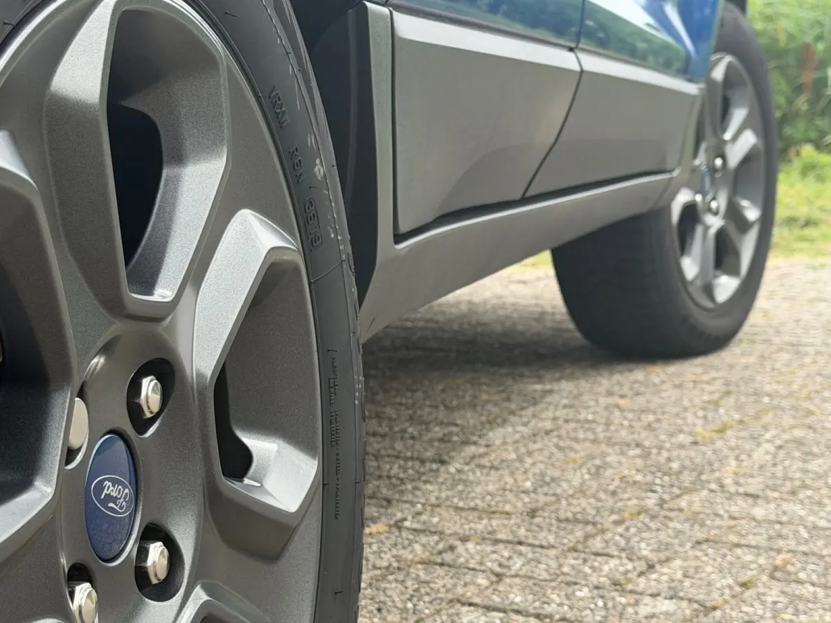 1.0 EcoBoost Trend Ultimate - Lightning Blue - Nav/Cruise/Trekhaak