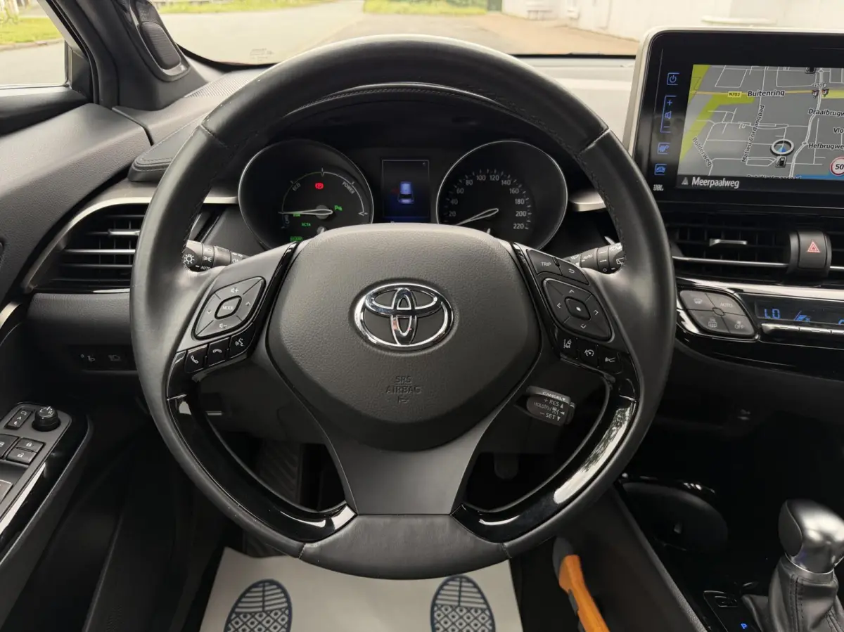 1.8 Hybrid Style - NAVI/ACC/CAMERA/JBL/NAP
